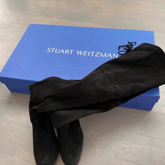 Stuart Weitzman knee length suede boots. Tipland. Size 5 - Picture 3 of 6
